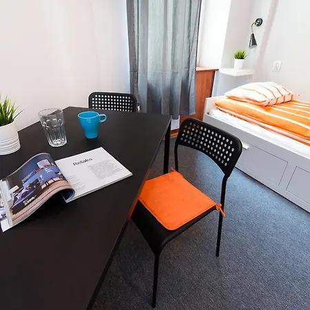 Constitution Square Albergue *