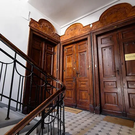 Constitution Square Hostel *