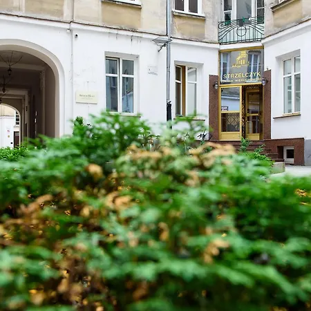 Hostel Constitution Square *