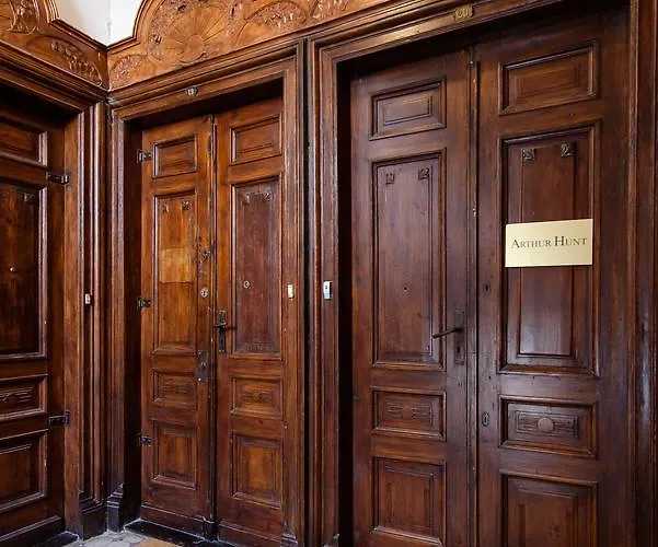 Constitution Square Hostel