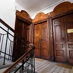 Constitution Square Hostel *