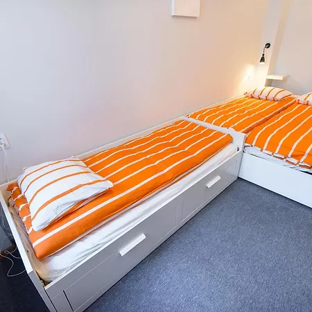 Constitution Square Hostel Varşova